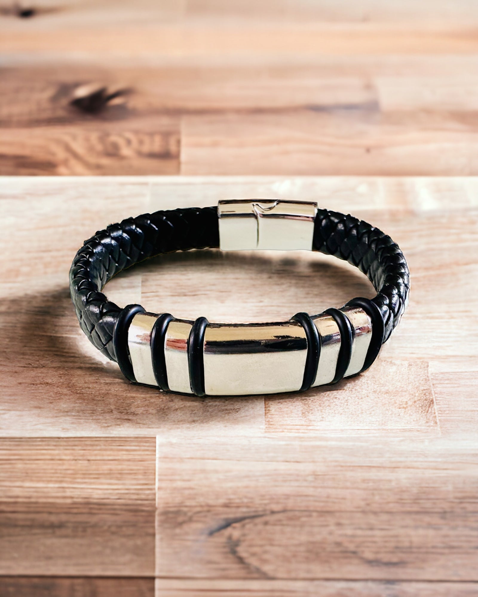 Moderne Hip Hop Armbånd for Menn med Egendefinert Gravering og Magnetisk Lås – Velg Stil med Sølv- eller Gullakenter, 22cm PU Skinn