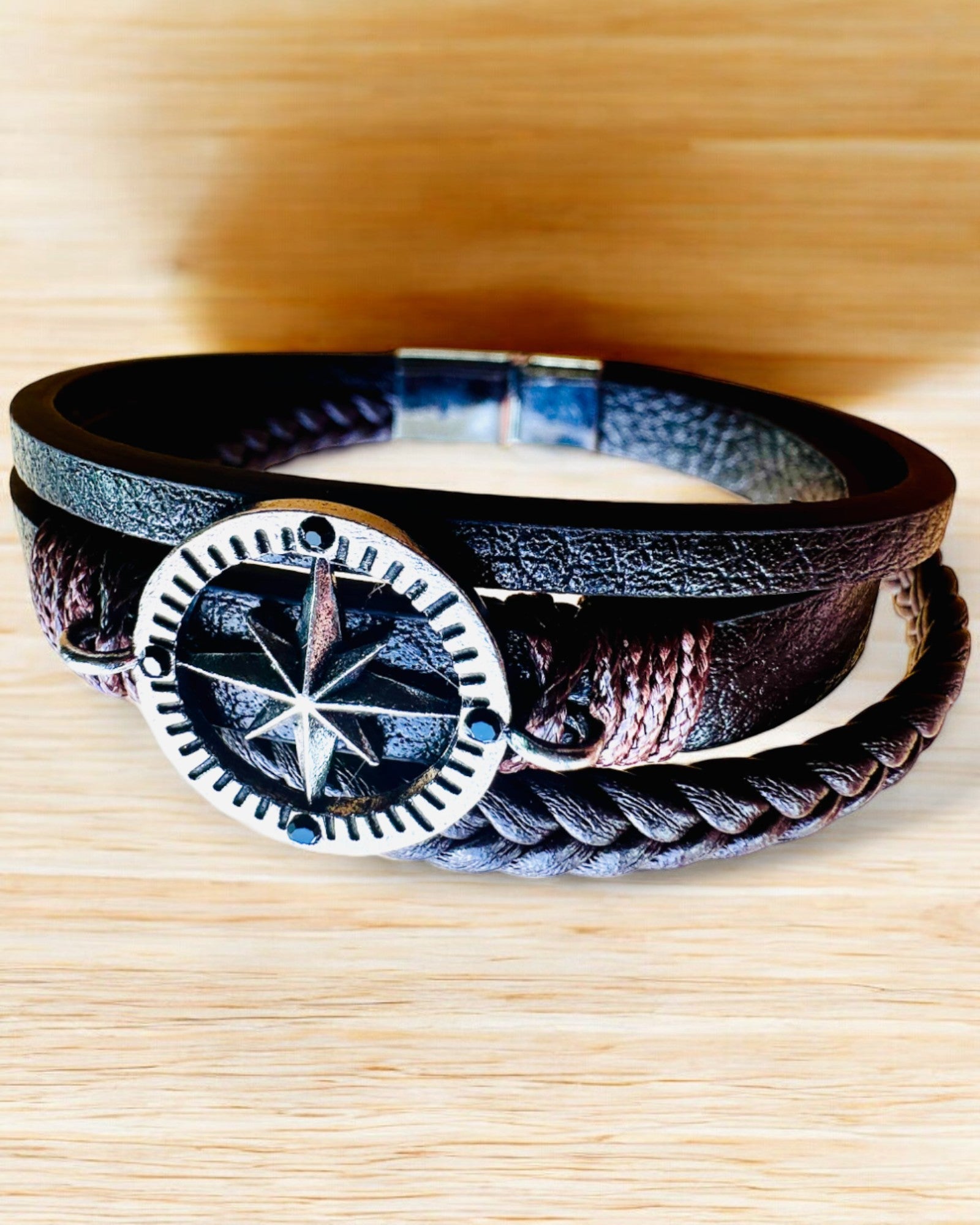 Armbånd "Compass Adventure" - mulighet for personlig tilpasning med gravering til gave, 2 fargevarianter å velge mellom