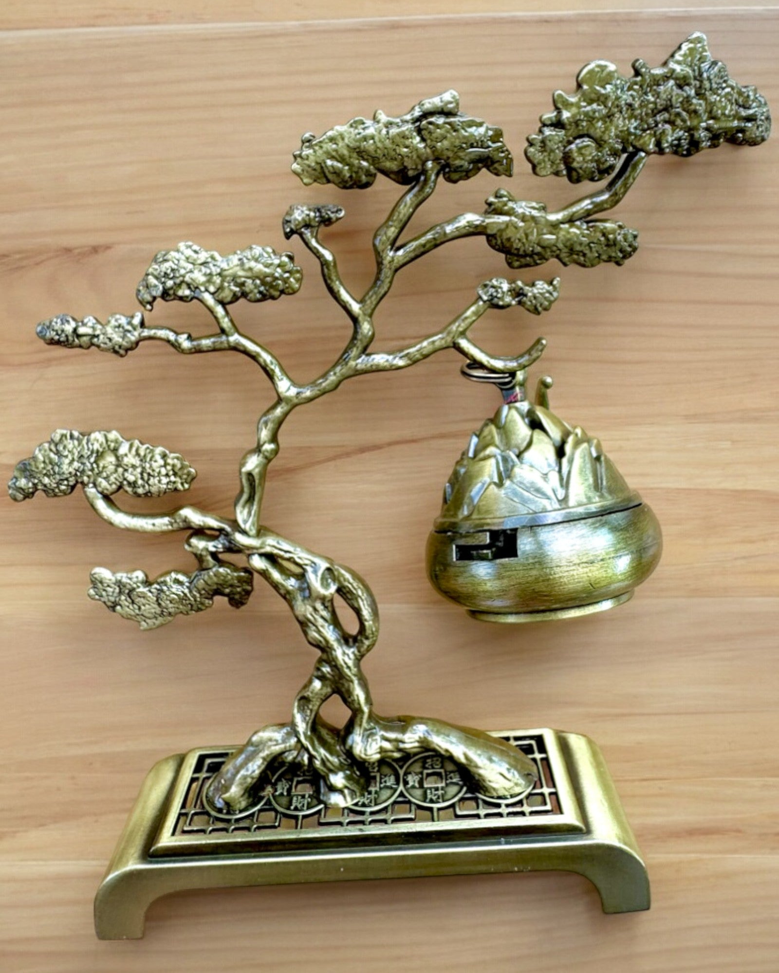 Elegant Metallisk Røkelseholder Bonsai - mulighet for personlig tilpasning med gravering som gave