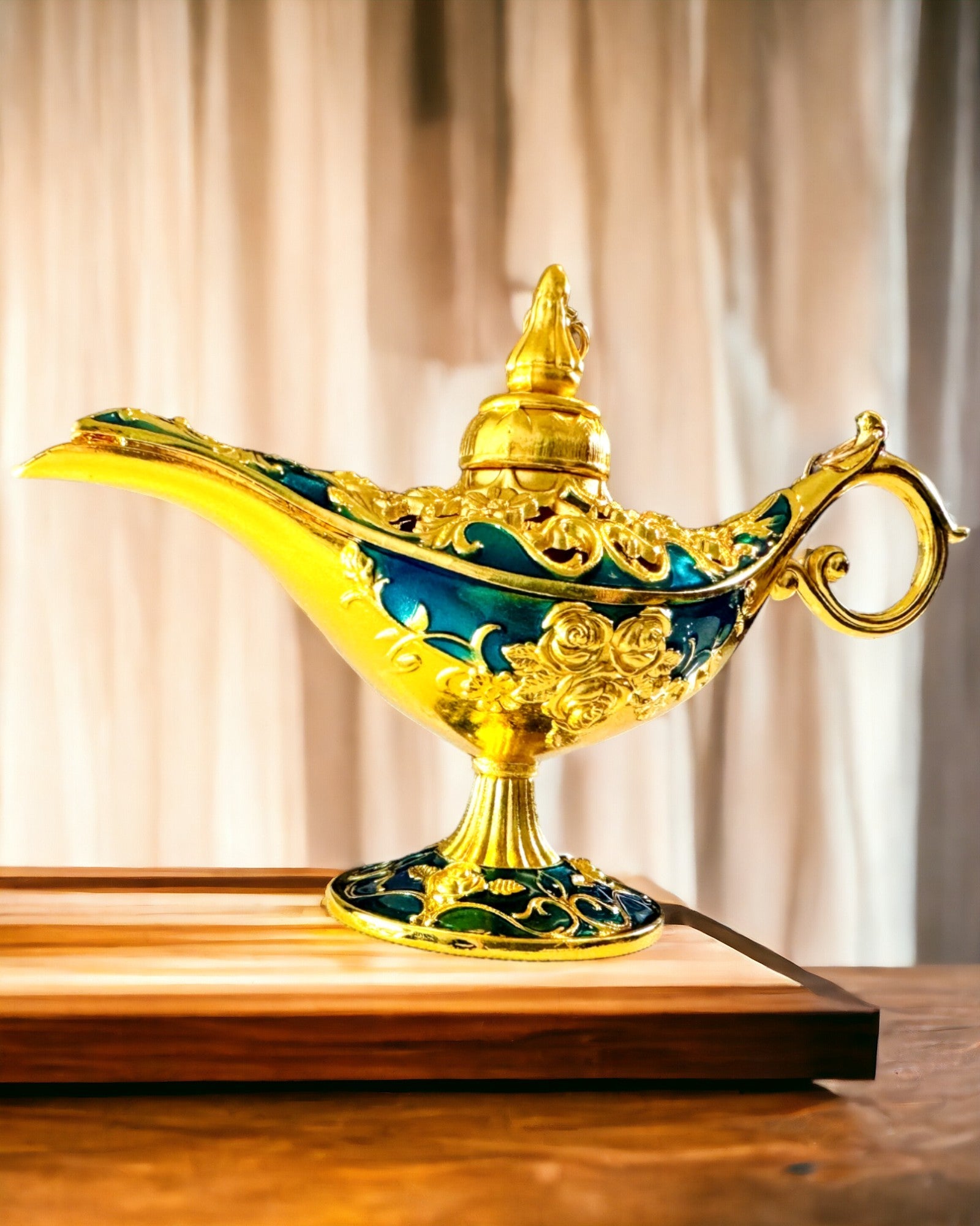 Liten Håndlaget Aladdin Lampe - Metall Håndverk for Hjemmedekorasjon, gravering