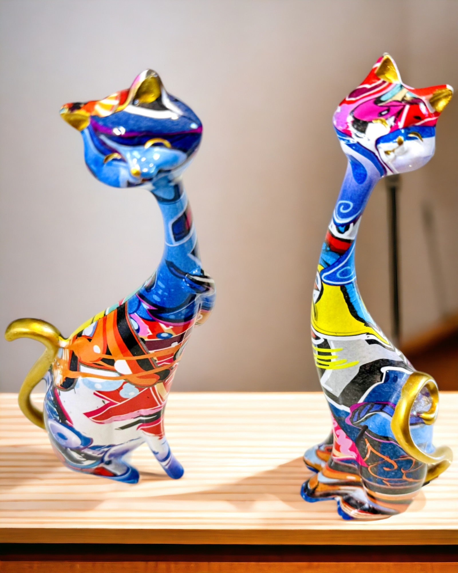 Abstrakte Kattefigurer "ArtCats", Håndmalte, Harpiks – 25 cm, 2 stk.