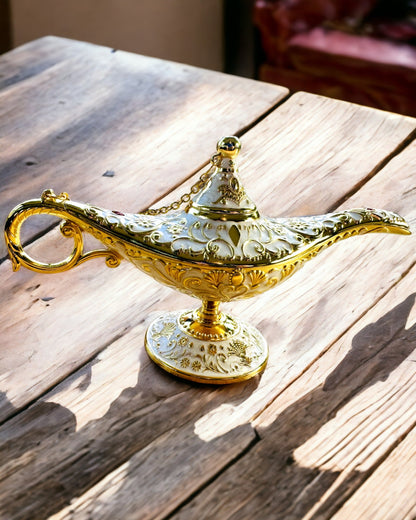 Magisk Aladdin-lampe med gravering - Hvit variant, flettet med gull