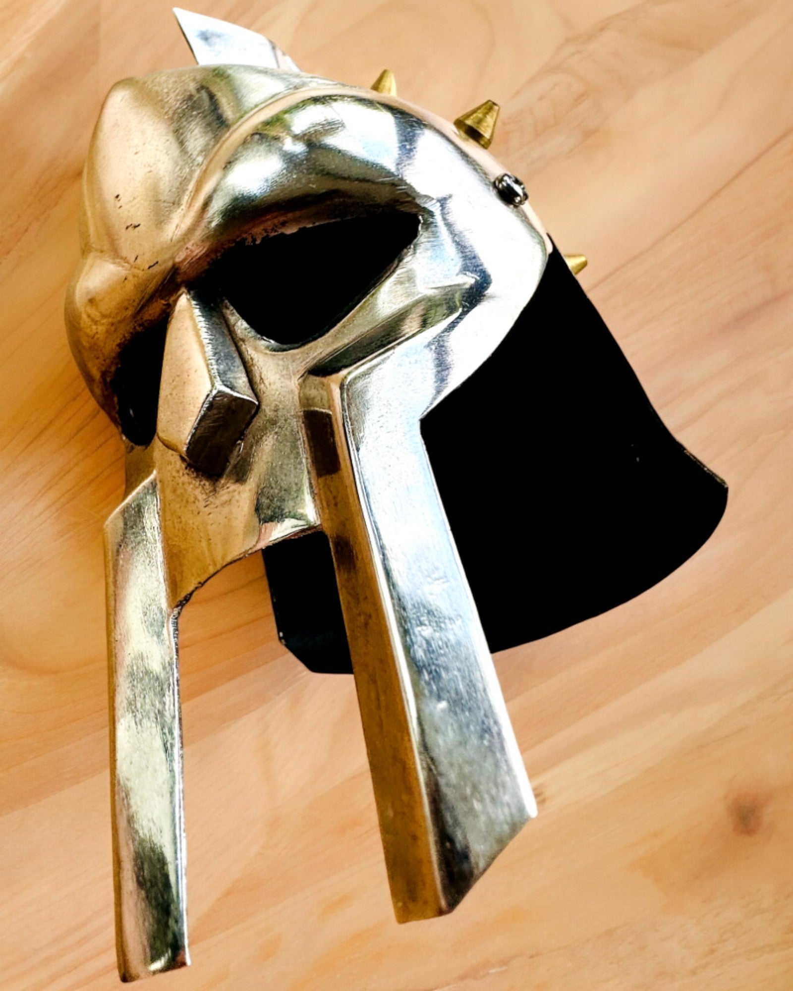 Gladiator Maske Rytter "Sparta" - mulighet for personlig tilpasning med gravering