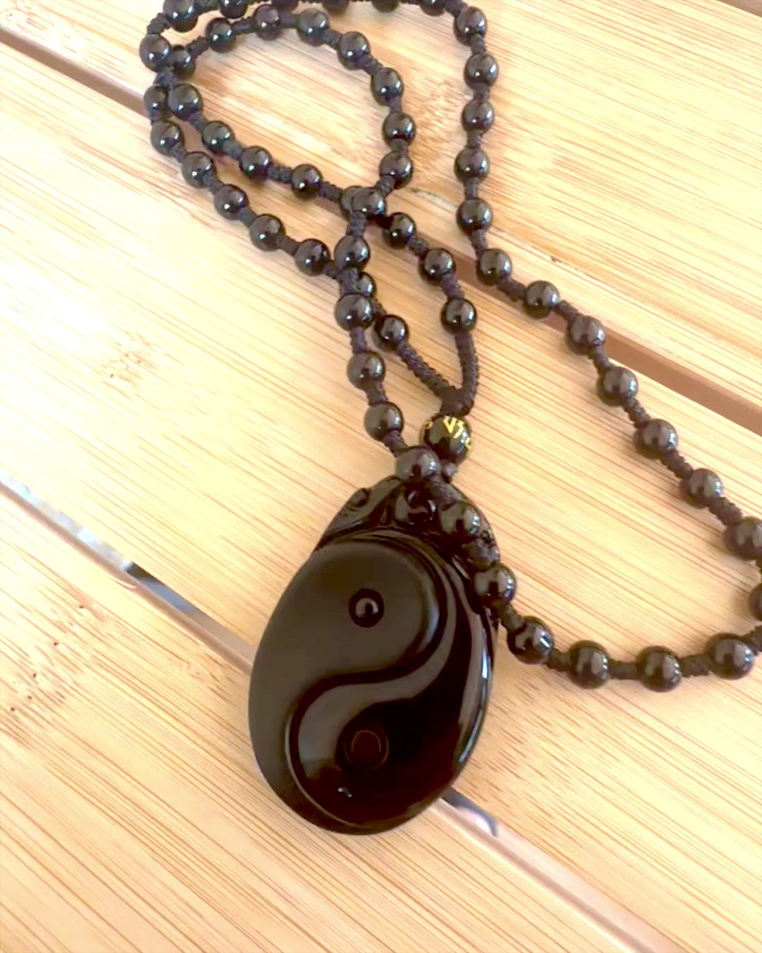 Obsidian Yin Yang Amulett med Gravering - Harmoni og Beskyttelse, personlig tilpasning med gravering som gave