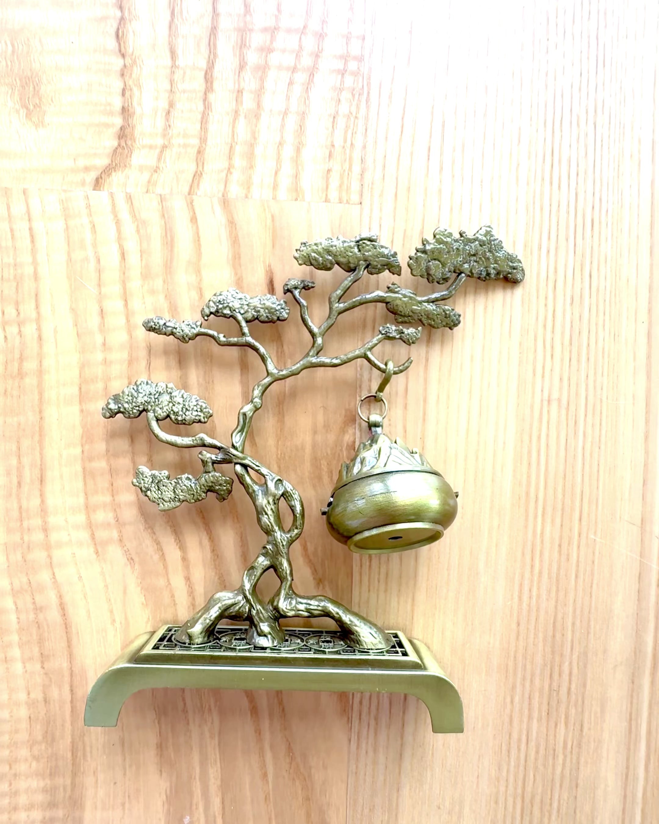 Elegant Metallisk Røkelseholder Bonsai - mulighet for personlig tilpasning med gravering som gave